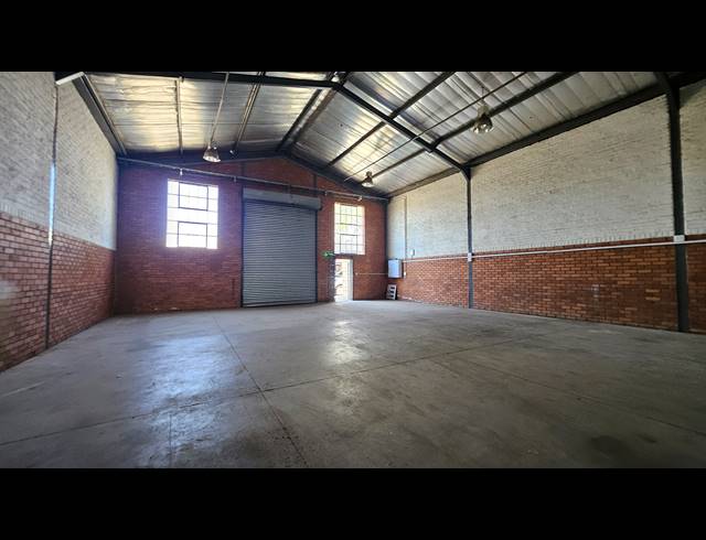 330M² WAREHOUSE TO LET IN ROSSLYN
